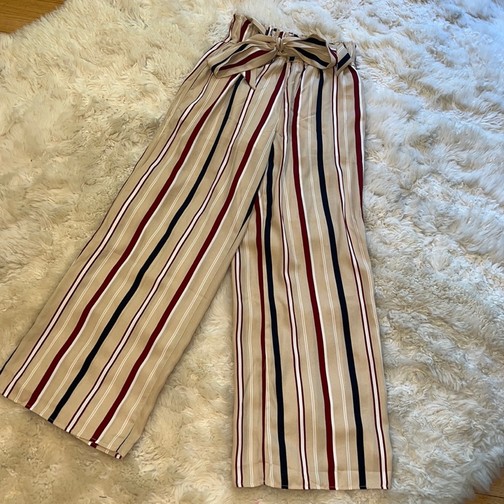 Wide leg pants.